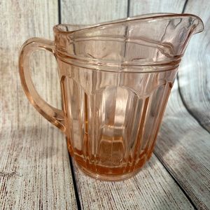 Anchor Hocking COLONIAL KNIFE &
FORK PINK 5" - 16 OZ MILK PITCHER Vintagee